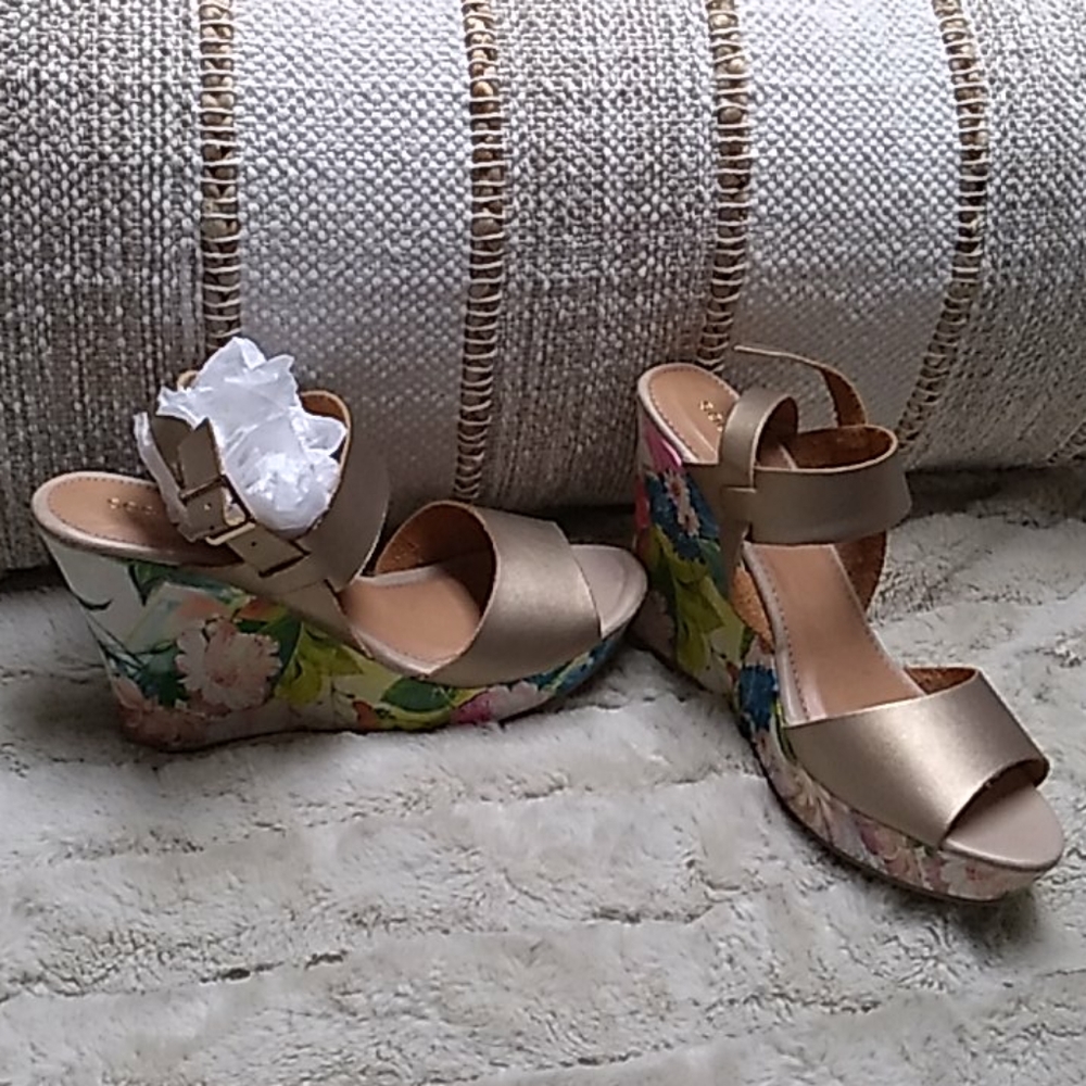 Shoes - Picture 2 of 2